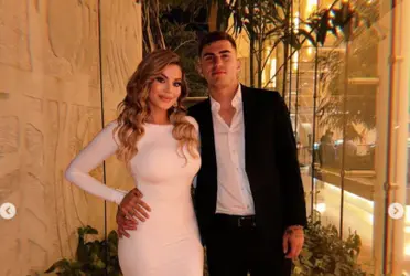 Florense le propuso matrimonio a su novia, quien es cinco años mayor que él