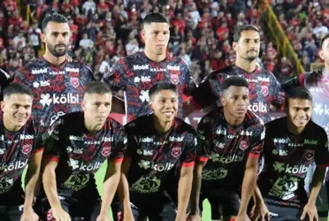 Fue uno de los últimos grandes ídolos del club por lo que es la voz autorizada para dar su punto de vista
