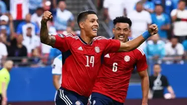 Fútbol le recompensó al jugador haber quedado fuera de Rusia 2018