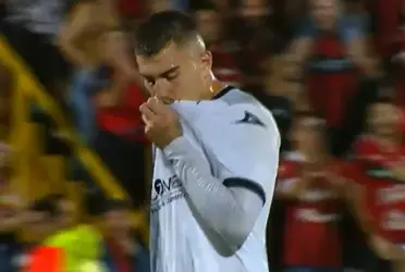 Futbolista usó el cuerpo de una comunicadora para defenderse de los cuestionamientos