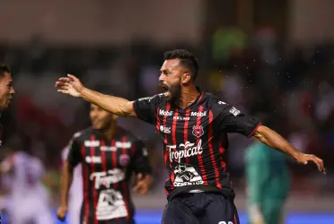 Giancarlo González quedó fuera de Alajuelense.