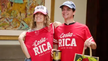 Influencer y su esposa discutieron sobre si golear o no al país, al que le tienen mucho cariño