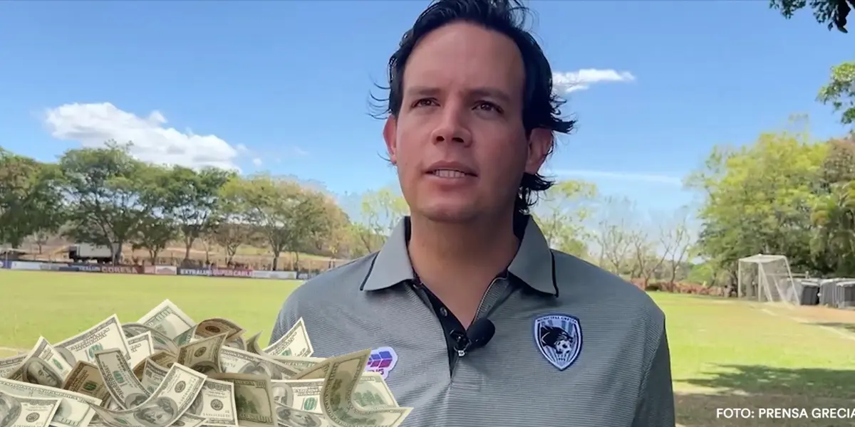 Javier San Román en una entrevista. Foto: Prensa Grecia.