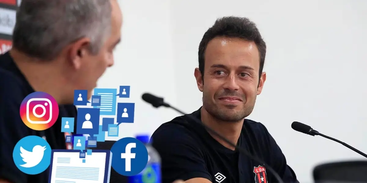 Javier Santamaría de Liga Deportiva Alajuelense en una conferencia de prensa. Foto: LN.