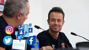 Javier Santamaría de Liga Deportiva Alajuelense en una conferencia de prensa. Foto: LN.