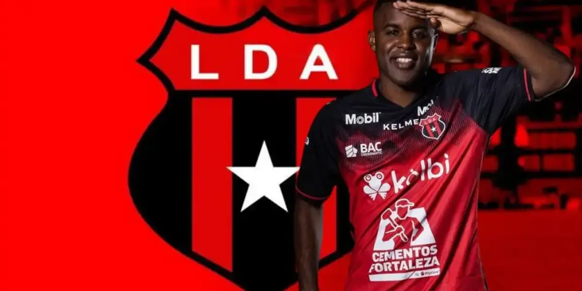 Joel Campbell vistiendo la camiseta de Alajuelense. Foto: La República.