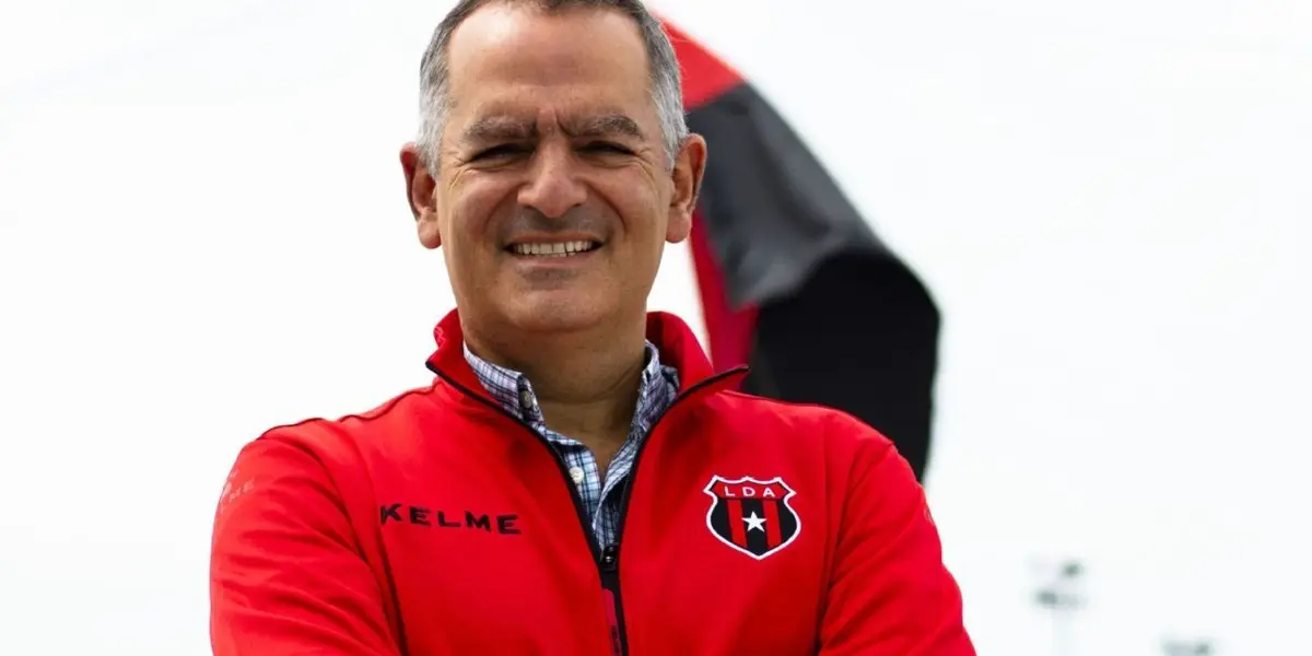 Joseph Joseph, jerarca de Alajuelense, no entra en las provocaciones de Jafet Soto.