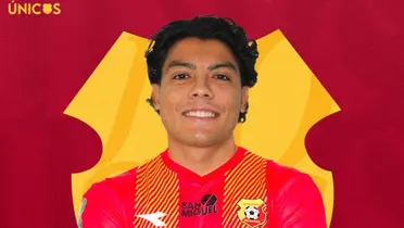 Joshua Canales vistiendo la camiseta del tea, Foto: CSH.