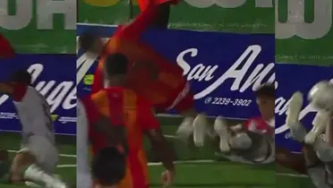 Juego de la jornada ocho estuvo cargado de polémicas arbitrales