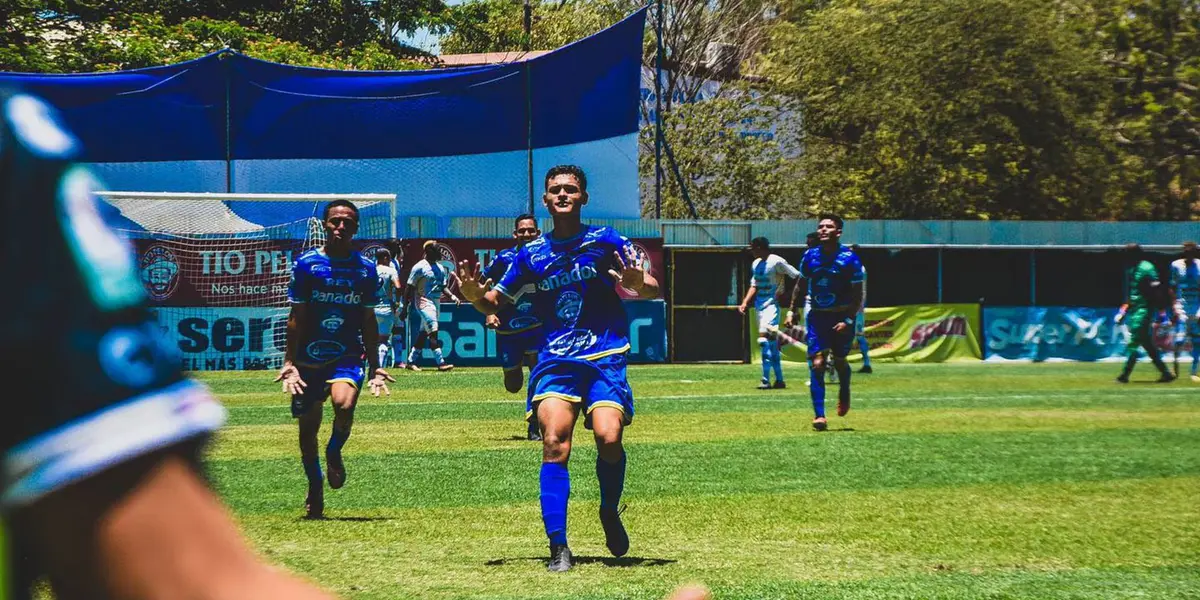 Jugador de Jicaral celebrando un gol. Foto: Jicaral.