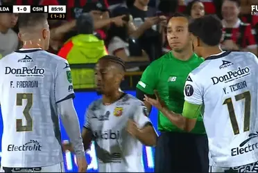 Jugador fue expulsado en semifinales e hizo enojar a los aficionados rojinegros