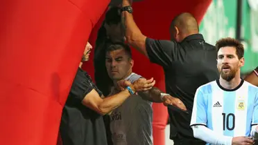 Jugador Herediano pidió disculpas y le repuso el celular al joven que estaba en el estadio Ricardo Saprissa