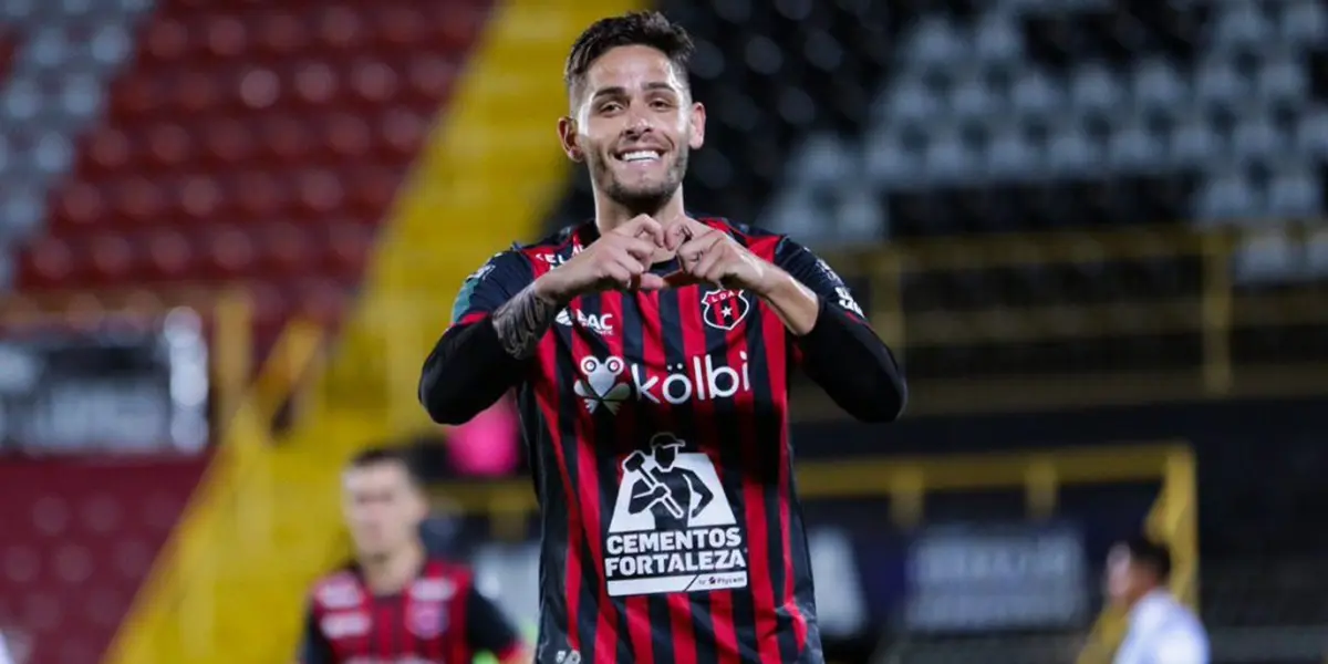 Jugador responde con sinceridad sobre la intención de contratar a otro atacante