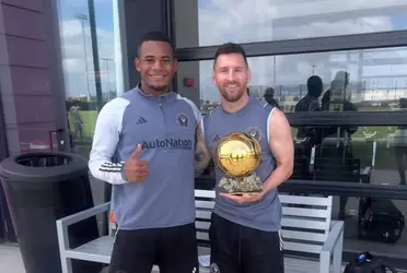 Jugador reveló cómo hizo para capturarse al lado de la estrella mundial