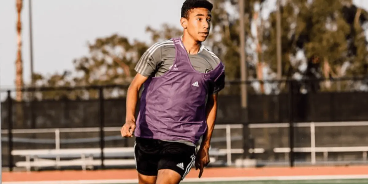 Jugador tico, de 16 años, salió de banca en el partido de la segunda división estadounidense