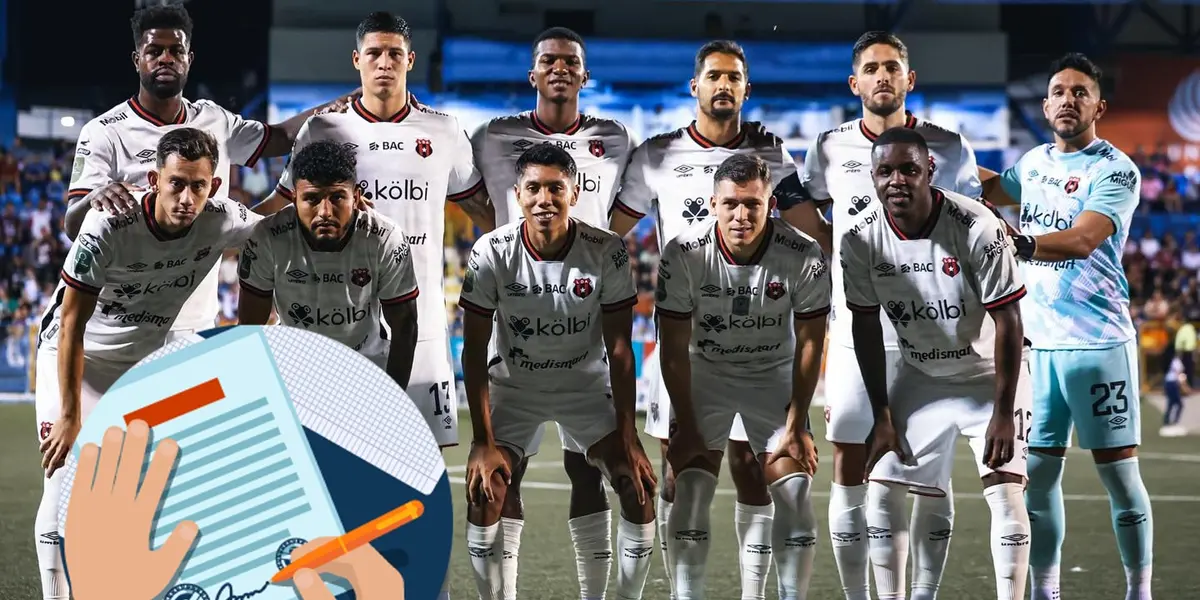 Jugadores de Alajuelense posando en la foto inicial previo a un partido. Foto: LDA.