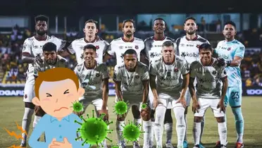 Jugadores de Alajuelense posando en una fotografía oficial antes de un partido. Foto: Teletica.com