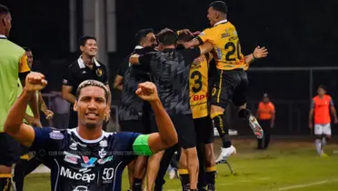 Jugadores de Liberia celebrando un gol que le marcaron a Cartaginés. Foto: Prensa Lib.