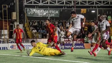 Jugadores y periodistas creyeron que todo se trató de una celebración con luces por parte del Team