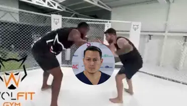 Kendall Waston practicando artes marciales mixtas y al, lado, el dóctor Esteban Campos, de Saprissa