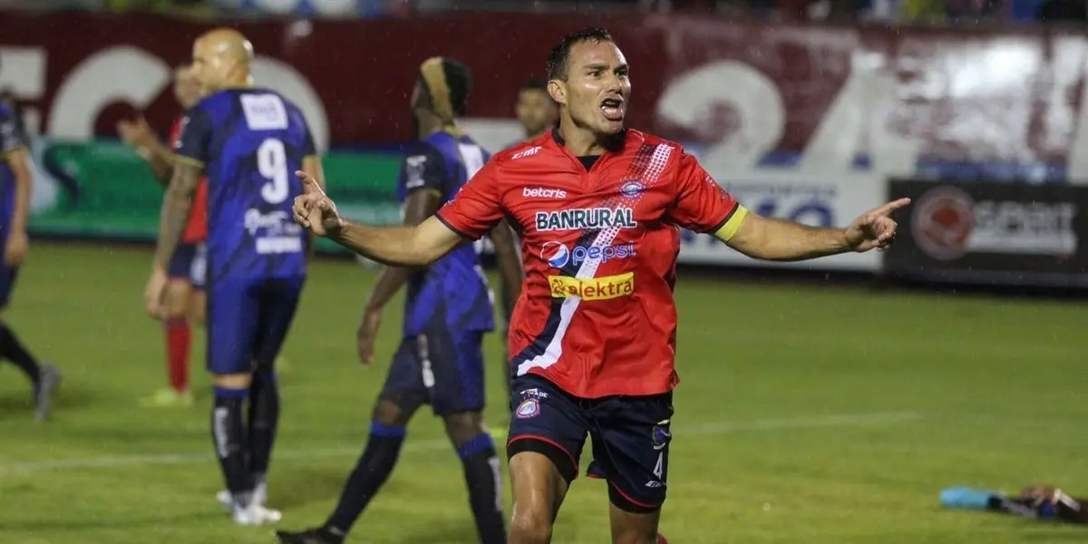 Kenner Gutiérrez llego a reforzar a Municipal Grecia y buscará salvar la categoría.