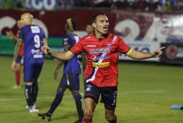 Kenner Gutiérrez llego a reforzar a Municipal Grecia y buscará salvar la categoría.