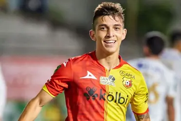 Kenneth Vargas deja Herediano y parte a la Primera División de Escocia.