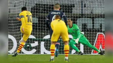 Keylor Navas en el penal del Le Hevre. Foto: AFP.