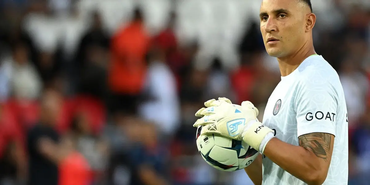 Keylor Navas subio un video entrenandose en solitario y poniendose a punto para pasar la lesión que lo aqueja.