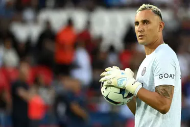 Keylor Navas subio un video entrenandose en solitario y poniendose a punto para pasar la lesión que lo aqueja.