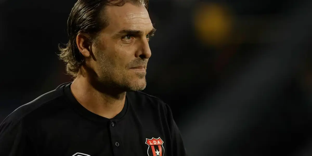 La hincha manuda está cansada del estratega argentino y sus malos resultado