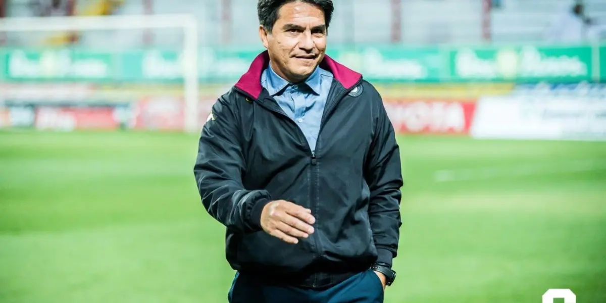 Les dio un título, lo echaron por una leyenda y ahora vuele con tal de apagar el fuego que vive el equipo.