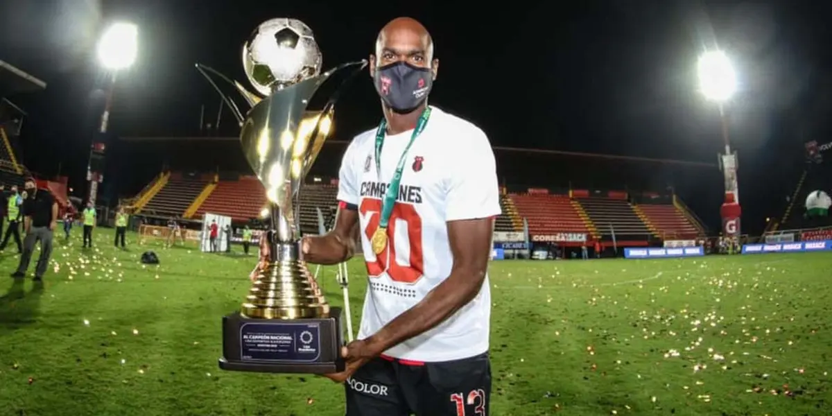 Liga Deportiva Alajuelense creó una alianza deportiva en Academia Deportiva con su exjugador Adolfo Machado