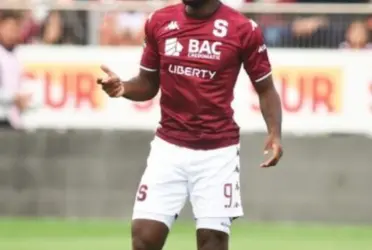 Luis Fernando Fallas, exentrenador de Javon East en Santos, desvela el crecimiento del delantero en el Deportivo Saprissa.