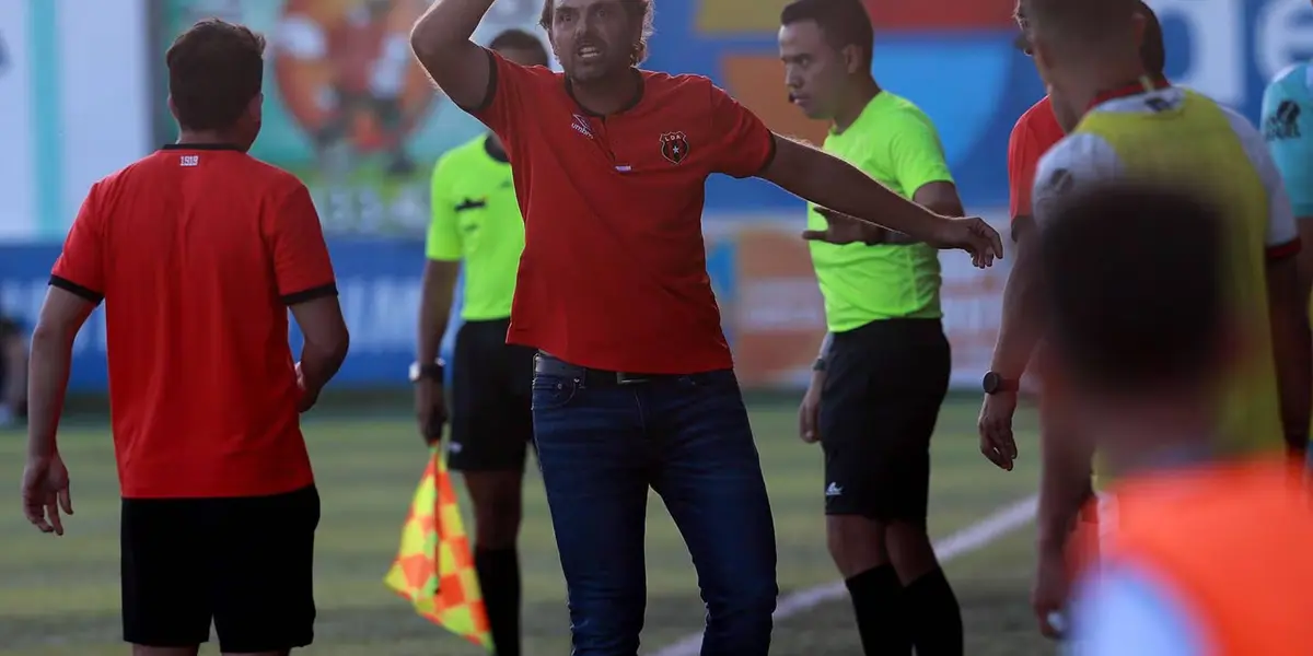 Martín Arriola fue el encargado de ofrecer la pobre justificación que molestó a los seguidores del conjunto rojinegro