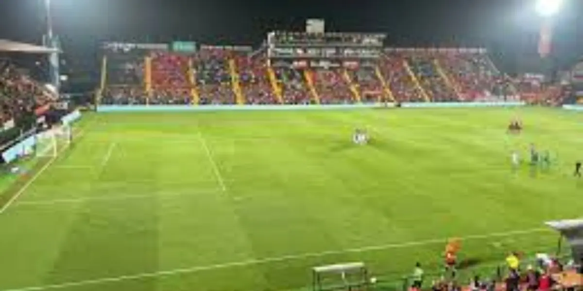 No será la primera vez en este torneo que el cuadro rojinegro reciba una sanción por comportamientos en la grada de sus hinchas