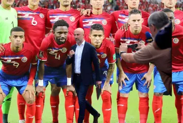 Un importante medio español revela la medida desesperada de La Sele para definir al nuevo DT.