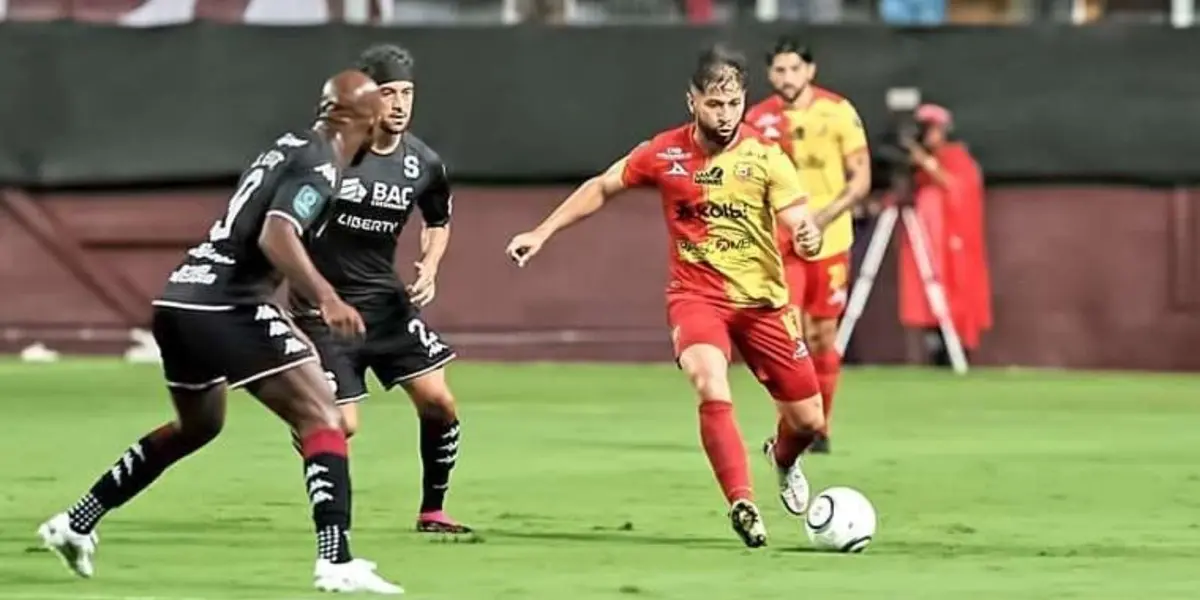 Un penal de Youstin Salas le dio el pase a los morados a la final del certamen.