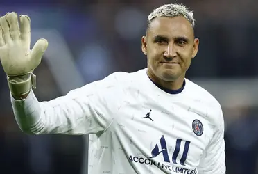 Un tiktoker grabó el costoso auto que maneja el tico en Francia.