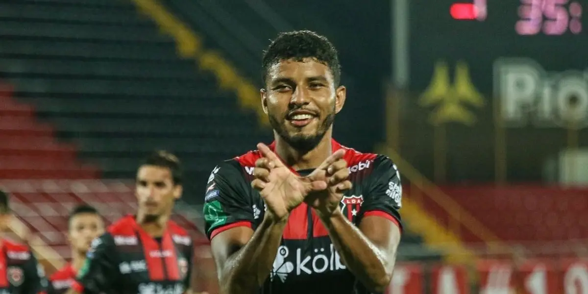 Una brutal asistencia de Carlos Mora le valió a Venegas para adelantar a La Liga en Liberia.