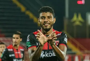 Una brutal asistencia de Carlos Mora le valió a Venegas para adelantar a La Liga en Liberia.