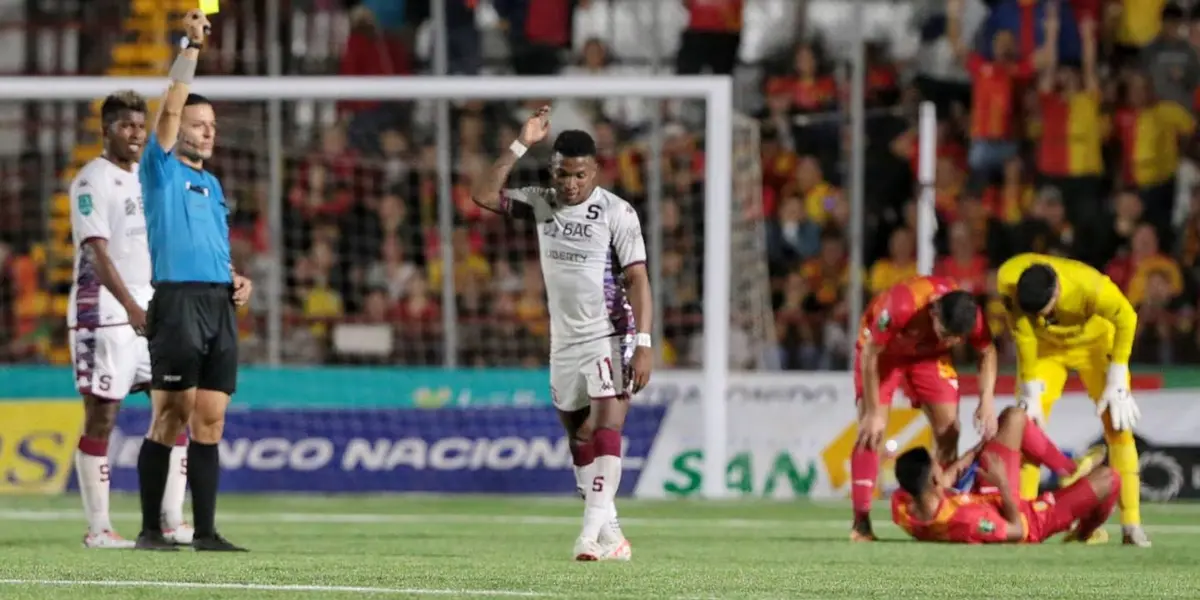 Una de las graderías del Estadio Carlos Alvarado estuvo vacía para duelo entre Herediano y Saprissa