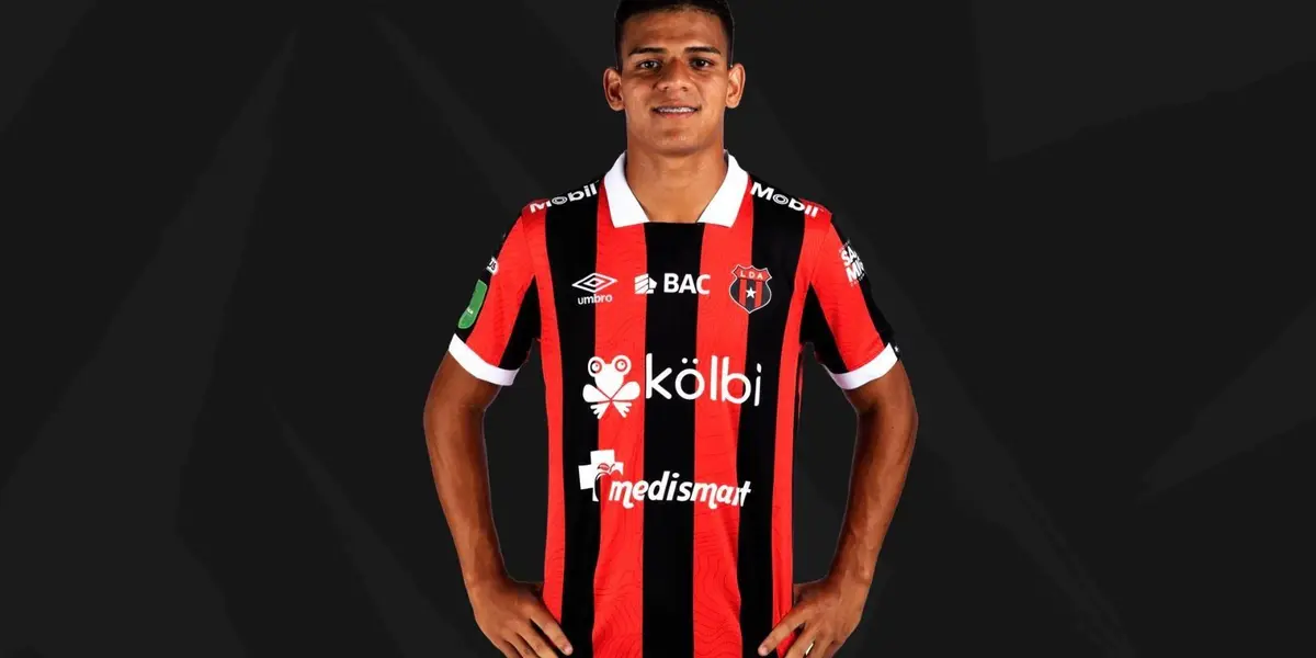 Una de las joyas de Alajuelense busca quedarse en el cuadro de Andrés Carevic.