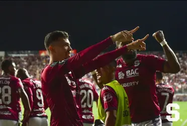 Volante morado se mostró muy conmovido