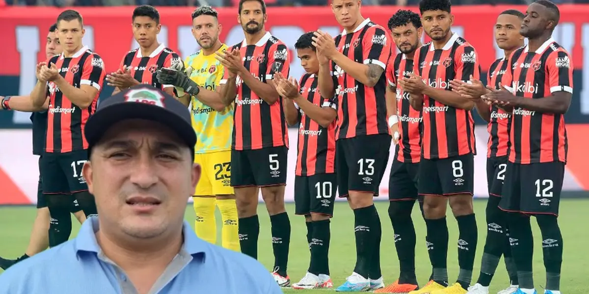 Yosimar Arias con el equipo de Alajuelense de fondo. Foto: LN.